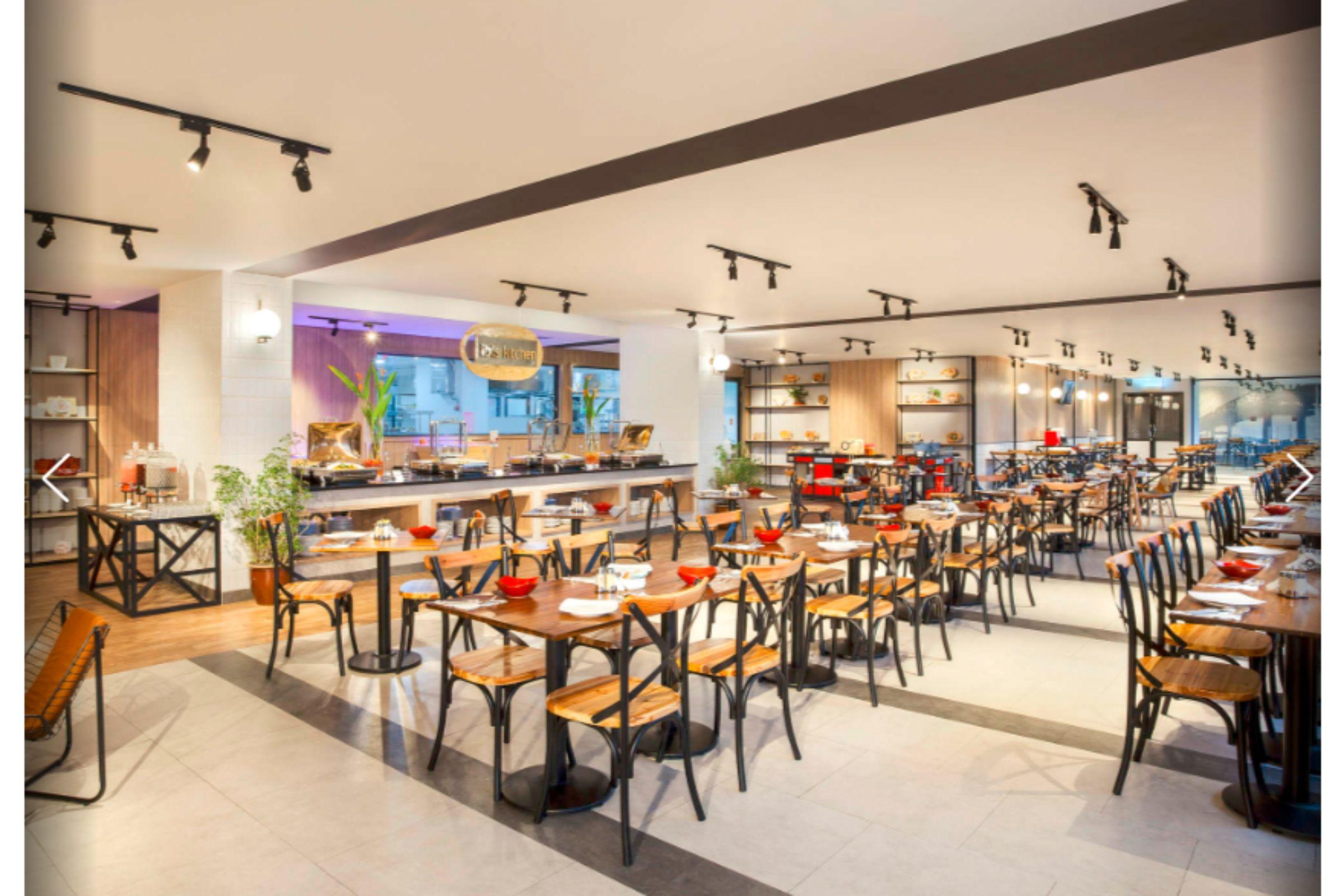 Ibis Pontianak City Center Extérieur photo