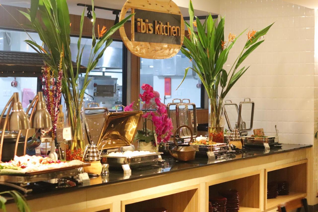 Ibis Pontianak City Center Extérieur photo
