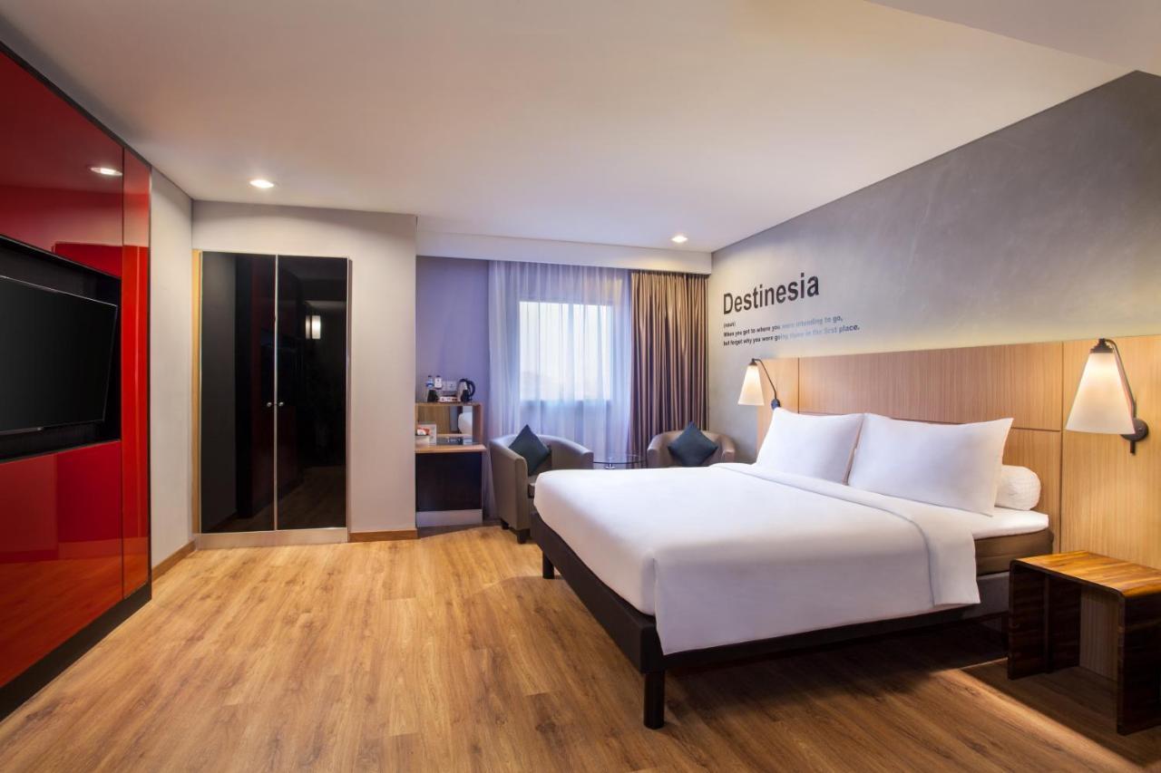 Ibis Pontianak City Center Extérieur photo