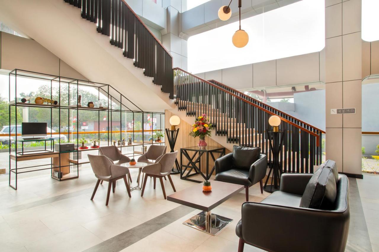 Ibis Pontianak City Center Extérieur photo
